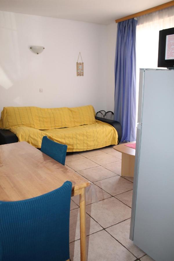 Apartments Neno Pula Exterior photo